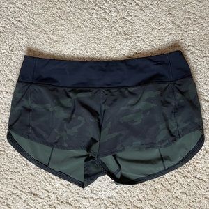 Lululemon Speed Up Low Rise Short 2.5” Incognito Multi Gator Green Black Camo